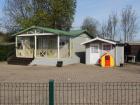Verschiedene Charlet s und Caravan s sowie Boote in Oh en laak